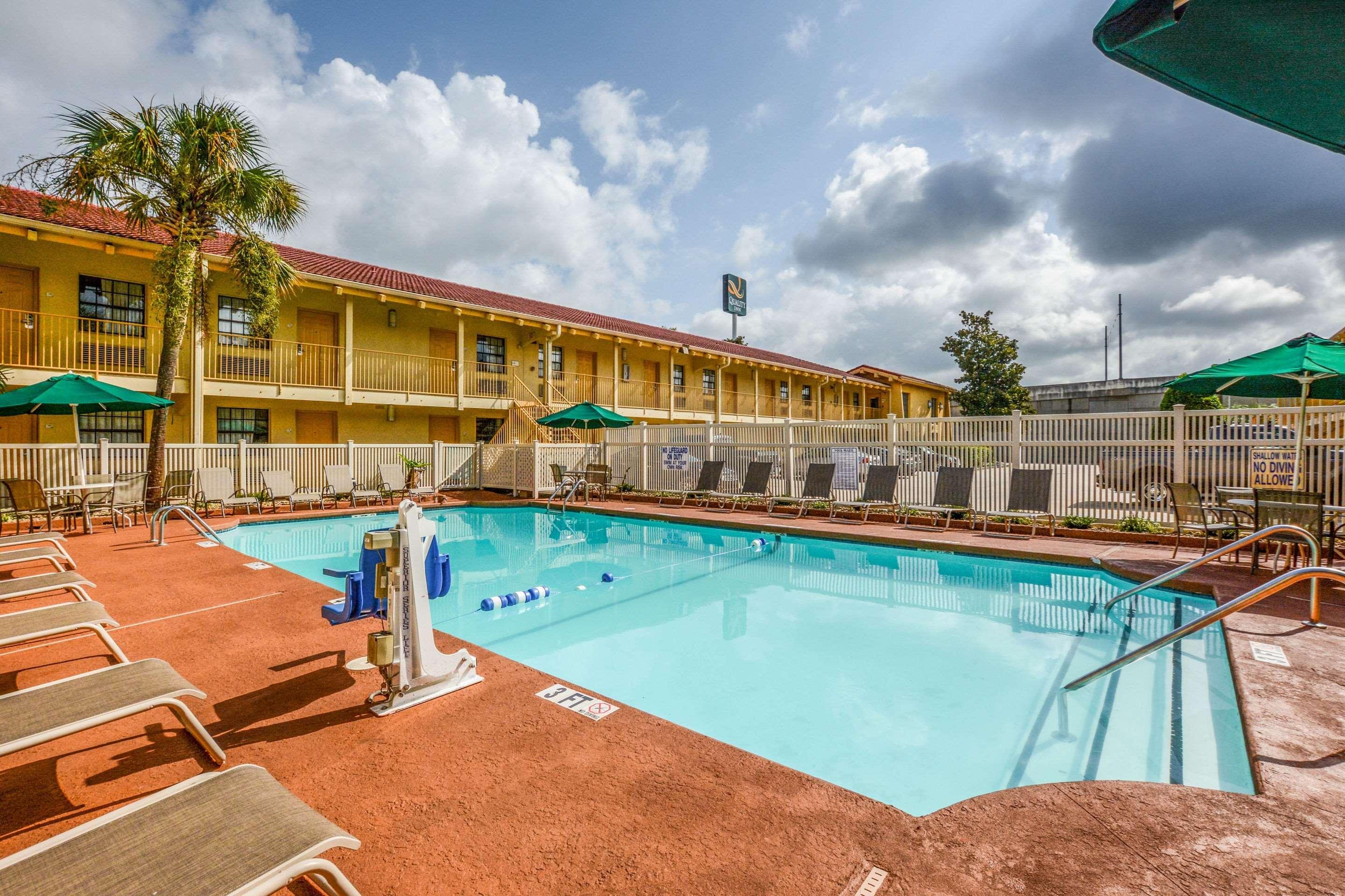 Quality Inn & Suites North Charleston - Ashley Phosphate Exterior foto